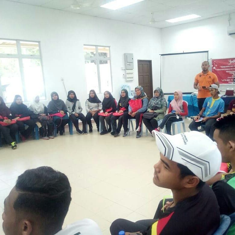 PTSB_edu's tweet image. Program mentor mentee HIV/STI, IPT peringkat negeri Kedah diadakan bertempat di KEDA Bendang Man Resort. 
Program ini adalah merupakan anjuran Pejabat Kesihatan Negeri Kedah. 
Seramai 8 orang pelajar PRS, PTSB terlibat untuk menyertai.
#PTSB
#SoaringUpward 
#PoliteknikMalaysia