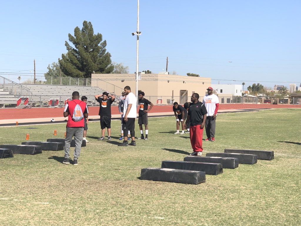 Tremendous turnout this morning @SouthMountainHS 150+ in attendance at the #ElevateFootballCamp @CaliBloodLine81 @JagCoach81  THANK YOU for your #Leadership your #Mentorship and your #Commitment to making ‘The Mountain’ a great place for kids. #CTC #AAA #TheNewSouth