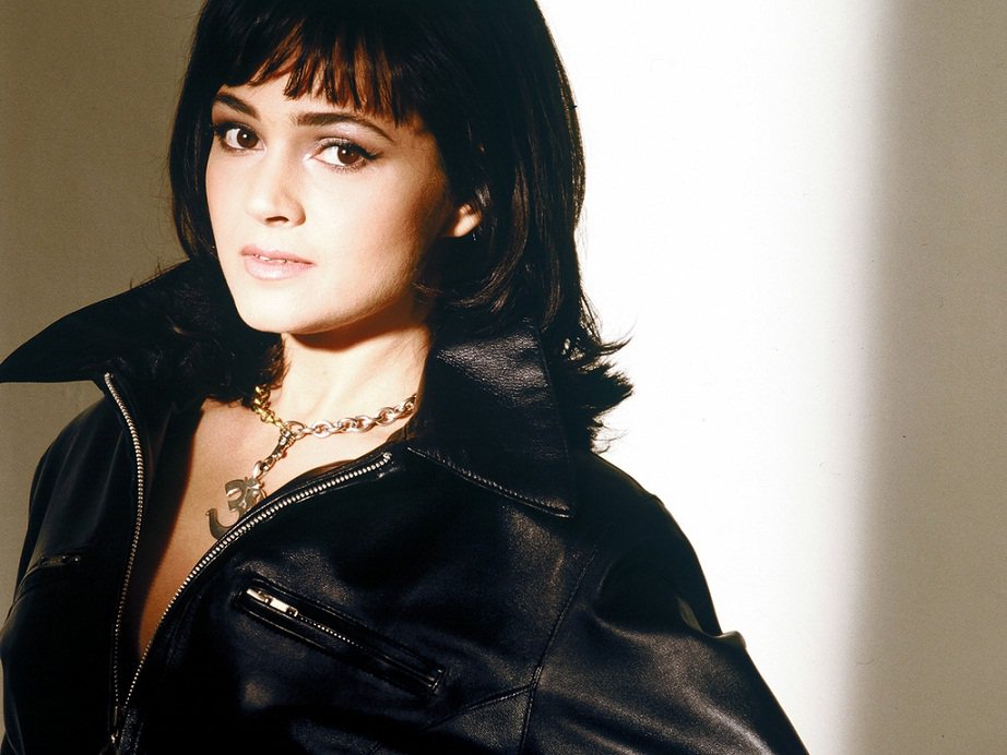 Happy Birthday to Alisha Chinai  About:  