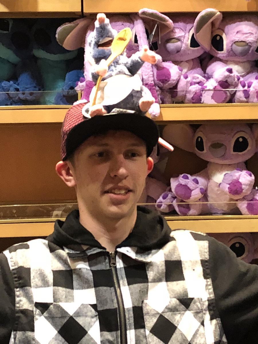 troupe_4376's tweet image. Remi and ??