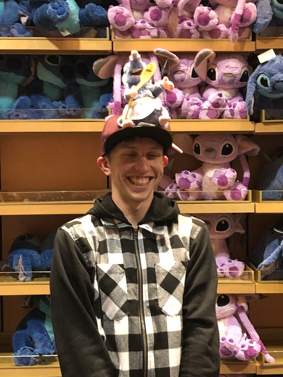 troupe_4376's tweet image. Remi and ??