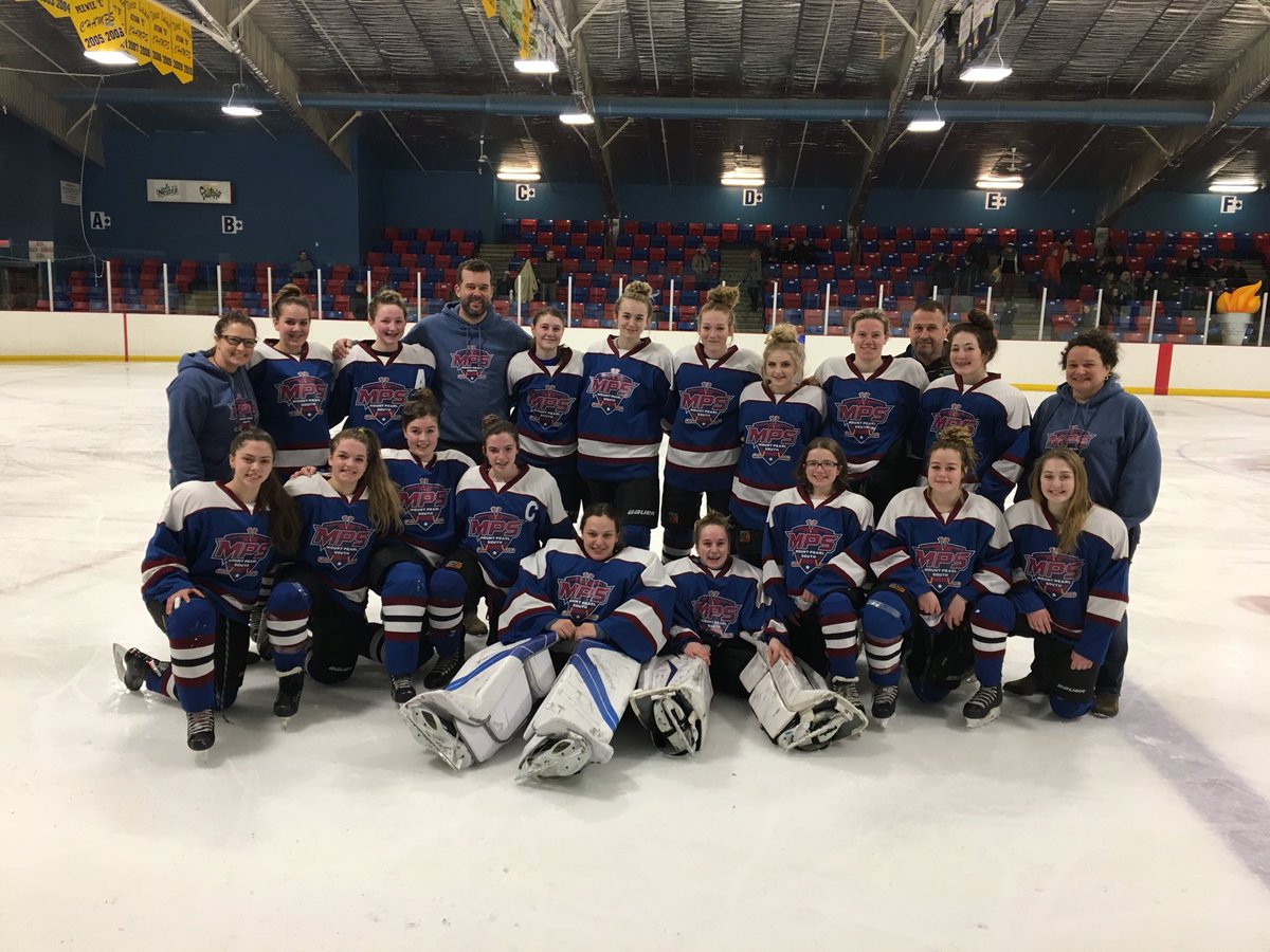 LindseyBullis's tweet photo. The 2018 Mount Pearl South female hockey team @mpsfemalehockey @nlgames #NLWinterGames #femalehockey https://t.co/kUcG2lZoNu