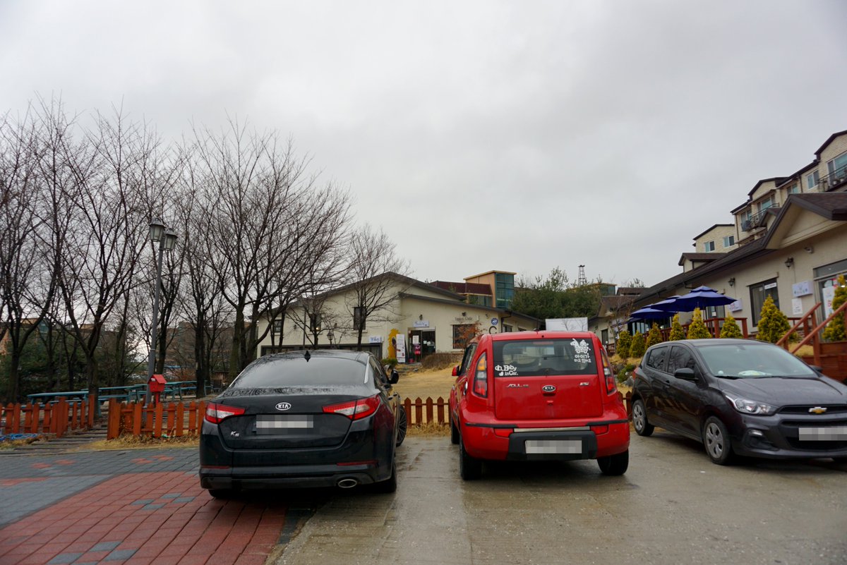 nnadtech's tweet image. 김쉐프의 텃밭 
경기도 이천시백사면 청백리로 89
전화: 031)636-9404
도톰하게 포를 뜨서인지 씹는 식감이 있으나 기대에는 약간 못미치는 맛인 것같네요. 인터넷상에서 하도 유명하다길래 들렸는데 블로그 맛집인가.
광어+생연어초밥 17,000원
(더보기)
cafe.daum.net/nadtech2/gOzf/…