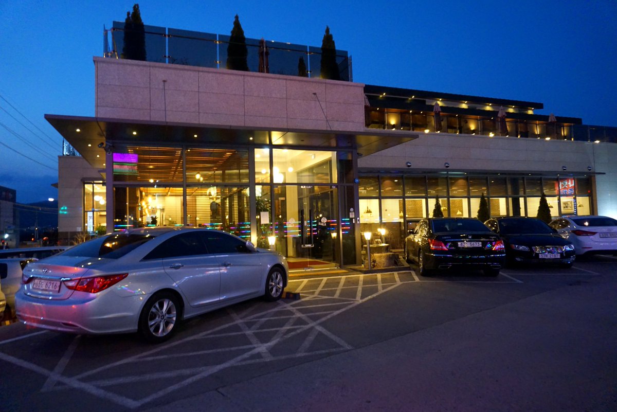 nnadtech's tweet image. 이천쌀밥집, 이래서 청목 청목하는구나 
청목 
경기도 이천시 경충대로 3046(사음동 626-1)
예약전화: 031)634-5414
지하철 경강선 신둔도예촌 하차 시내버스 몇정거장도보로 20분 거리
매일 09:00~21:00 명절 휴무
게장정식 14,000원
소불고기 한상정식 18,000원
(더보기)
cafe.daum.net/nadtech2/gOzf/…