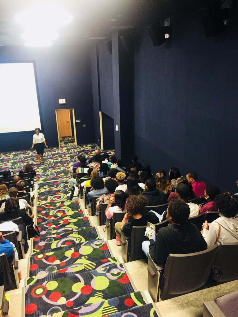 eesmithhigh's tweet photo. On a recent trip to UNC-Charlotte, our Juniors were very impressed with  all the school and Queen City has to offer. The Admissions &amp; Student Guide staff were so prepared &amp; professional. They know that “Excellence is Standard” too. @EESHSCounseling @unccharlotte #classof2019 https://t.co/PfI9KVz4Vb