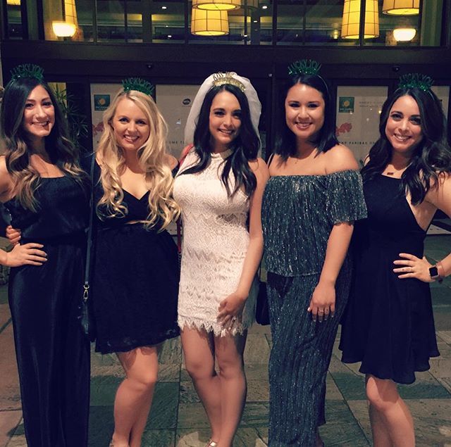 srcvalencia's tweet image. Bachelorette💍 + My People👯‍♀️👯‍♀️ + St. Patty’s Day🍀 = #BachShitCrazy🎉💃🏻 #VowingValencia #SoniaGotTheShamrock ift.tt/2G4Xh5G