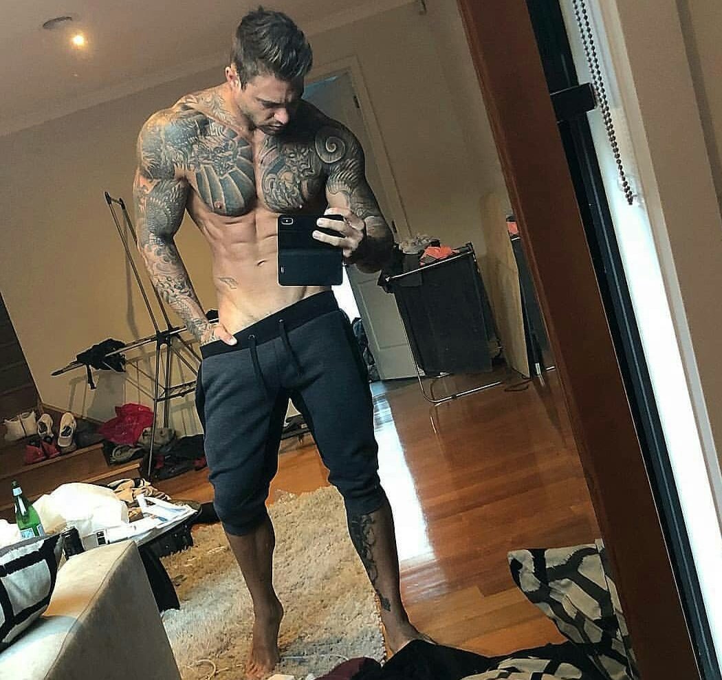 Tattedbadboy1's tweet photo. #inkandbest #inkandbest
#tattooartist #Superman https://t.co/gnTb4spJa0
