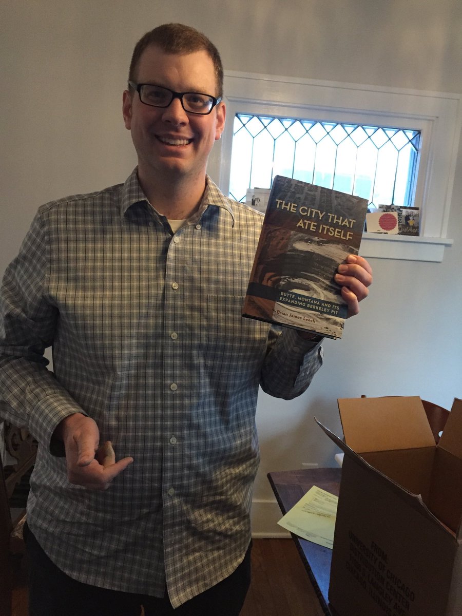 brianleechphd's tweet image. Fun to sign a few copies of my new book The City That Ate Itself at #ASEH2018 Now heading back from a great conference.