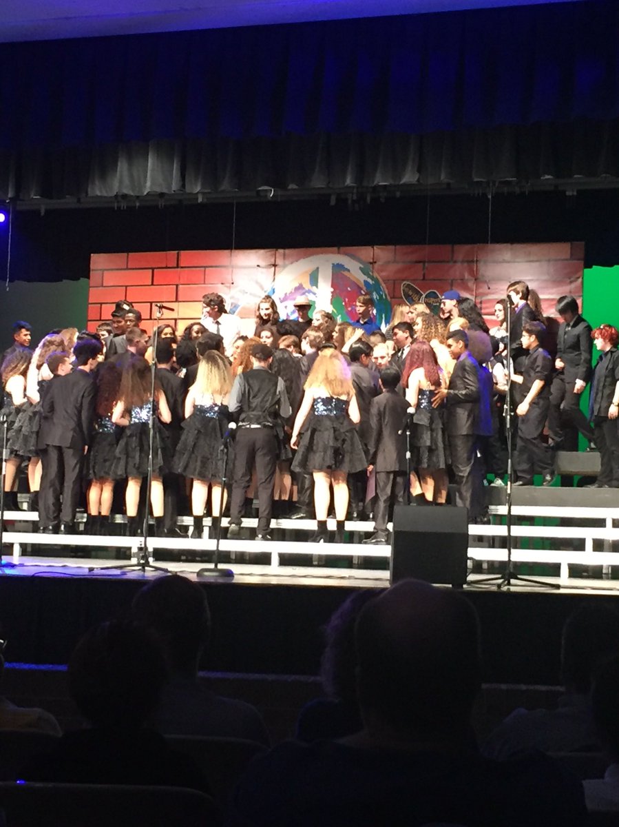 kennedychoirs's tweet photo. And that’s wrap for @RIG2k18 and the 17-18 season!  Thank you seniors! https://t.co/hdYU6xolwT