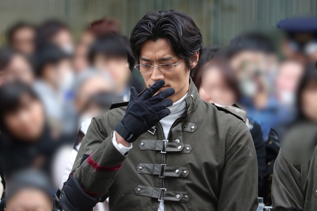 見たことない仮面ライダーだ 新宿でのテロ訓練に登場した 仮面ライダーアマゾンズ にちびっこが興奮 周囲からは様々な心配が 2ページ目 Togetter