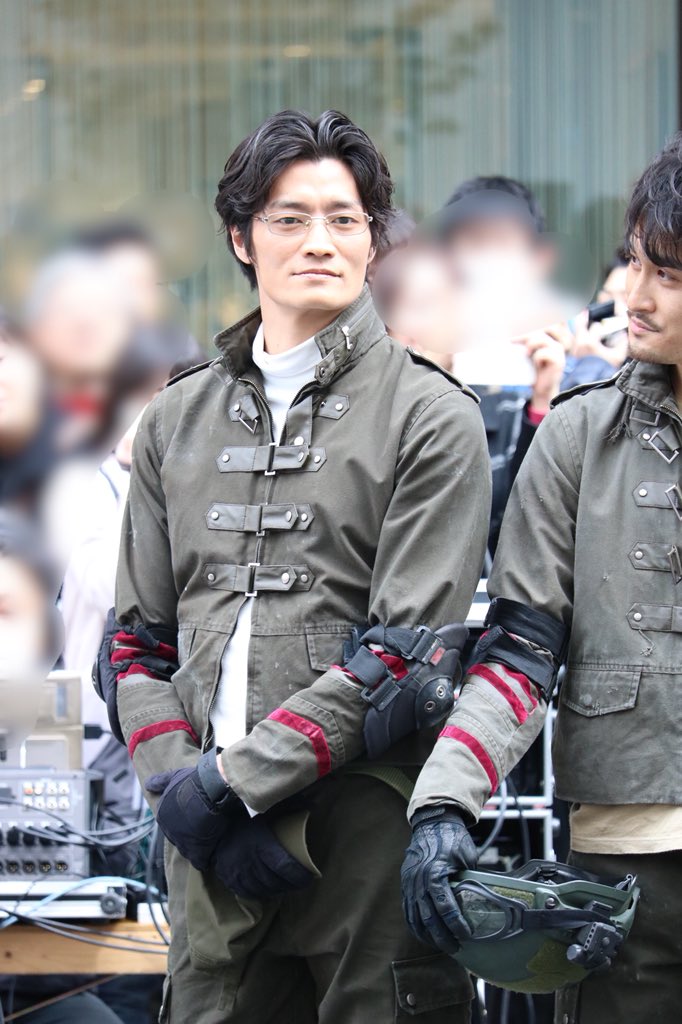 見たことない仮面ライダーだ 新宿でのテロ訓練に登場した 仮面ライダーアマゾンズ にちびっこが興奮 周囲からは様々な心配が 2ページ目 Togetter