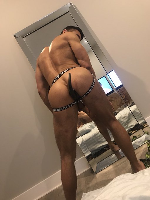 Before pics. Then daddy fucked me so hard/long that afterwards I couldn&rsquo;t hold the tail in. https://t<a href="/tag/whosthedaddy"class="tags"><span>#whosthedaddy</span></a>