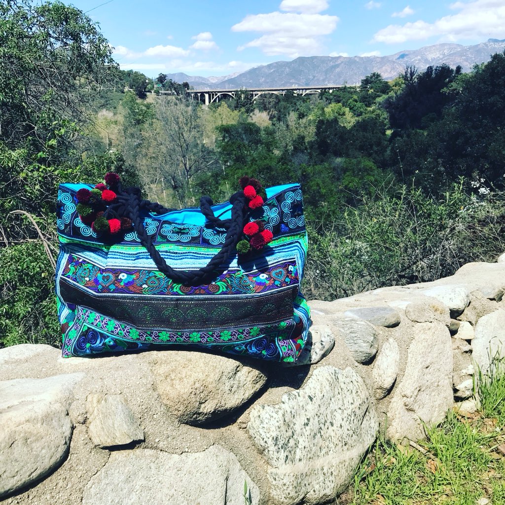 NinaYayaGifts's tweet photo. The Sandy Blue #carryall sitting at my thinking place. Practical and pretty! Visit https://t.co/s8CoqJRPiN #shopsmall #embroidery #totebag #madeinThailand #coloradobridge #sgv #pasadena #southpas #southpasadena #fairtrade #bekind #supportsmallbusiness #womanownedbusiness https://t.co/f3ywI1o9oQ