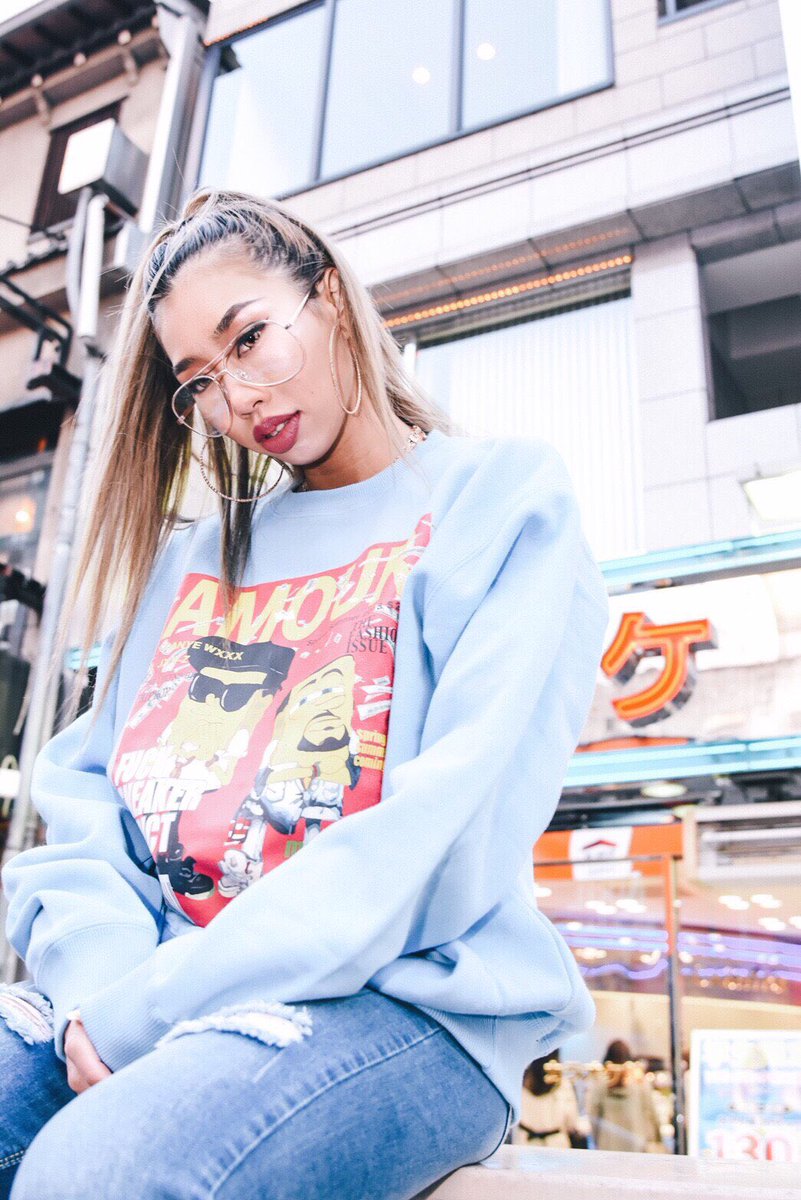amour_stores's tweet photo. 【CREW SWEAT JAYEEZY】

パイル生地なので1枚でも何か上に羽織ってでも着れるので機能性抜群
です☝️💯💯

パステルカラーがおすすめ🐷🌸

https://t.co/Nmmopy5CFI

#amour #amourstores #amour_stores https://t.co/EgmS3dERRC