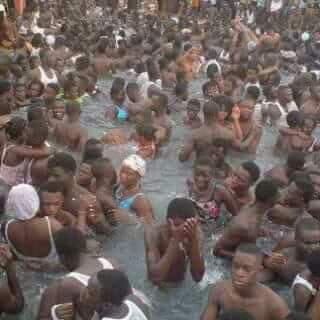 ThomsonKofi's tweet photo. Fish pond... https://t.co/atAhkMNdlJ