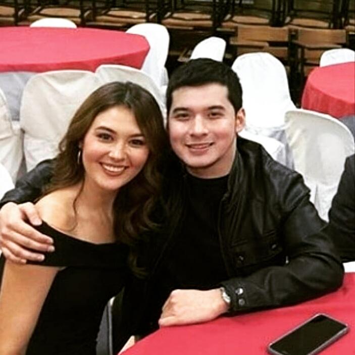 eidencheese's tweet photo. Ito yong unang picture nila na kinilig ako.. Akala ng una walang kilig..meron pala..

#RecipeForLove 

Malapit na.... Abangan.. https://t.co/YHgdJQUPWI