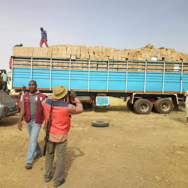 hadewalex4real's tweet photo. Trailer load of codeine syrup arrested by men of NDLEA in Funtua, Katsina State.
@alabiwale29 @waliu_adesokan @Atomblessing001 @Atoyebi_Ashola https://t.co/Cb4Z5oyM2h