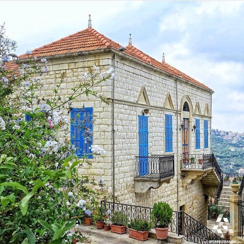 WeAreLebanon's tweet image. An exquisite traditional house in #BeitChabeb 
By @raninebca #WeAreLebanon