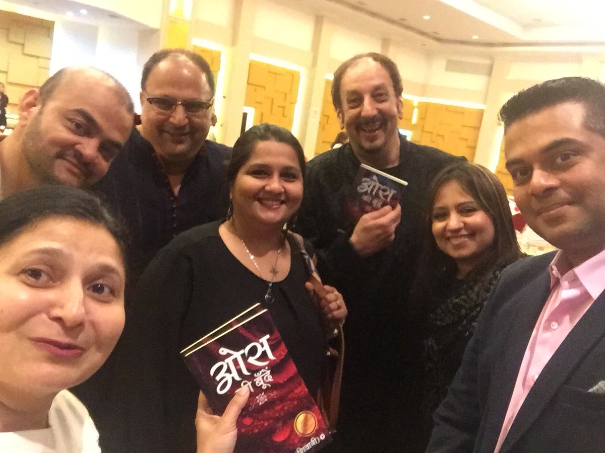 sapna_kekre's tweet image. #classof84 @rajitkapur #shernaazpatel #dipikaroy 
@devikashahani @NikhilMuralee #rituraajsingh #zafarkaranchiwala #sohrabadreshair 
@RageProductionT
@sapna_kekre 
 Had an #awesome #theatre experience here #happymoments  #nadirkhan  presenting my book #oaskiboondein 🙏😇