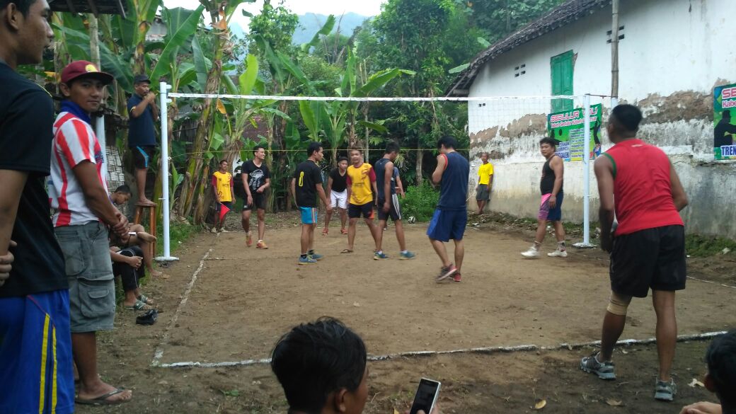 CakFerri's tweet photo. Sedulur Voly Kab. Trenggalek
KABEH SEDULUR KABEH MAKMUR
#SedulurNgaji
#RelawanSemestaAlam
#GustiTopMarkotob
#GustiKabTrenggalek
#Munjungan
@Jkw_CakImin
@cakimiNOW
@HadiNgusman
@DewantoAndry
@shofamubarok1
@puti_soekarno
@gusipul4
@GustiTrenggalek https://t.co/gnwVuqf1ao