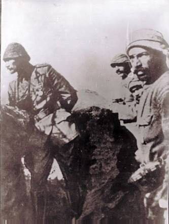 Tüm şehitlerimizi saygı,minnet ve rahmetle anıyoruz. Ruhları şad olsun. #18MartŞehitlerGünü #ÇanakkaleZaferi’nin 103. yıl dönümü

Şehit diplomatlarımız ve aile bireyleri : mfa.gov.tr/sehit-edilen-d…