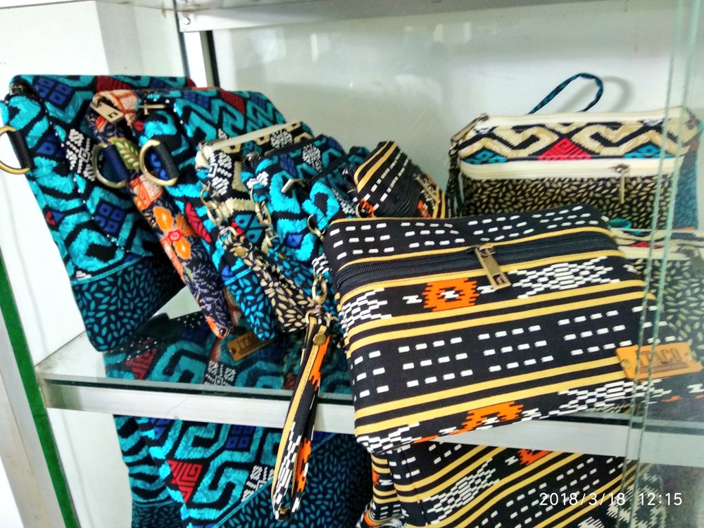 bisot's tweet photo. Ini beberapa produk hasil kreasi adik-adik @siswawirausaha #Bekasi, selengkapnya bisa dilihat katalognya di https://t.co/3uIcmUeusG
Buat saya sih ini keren, corak etniknya lebih dominan. 👍
#DBNCharityVisit
#DearBloggerNet
#CeritaSiswaWirausaha
#JoinC2live https://t.co/CUYoYQBvGu