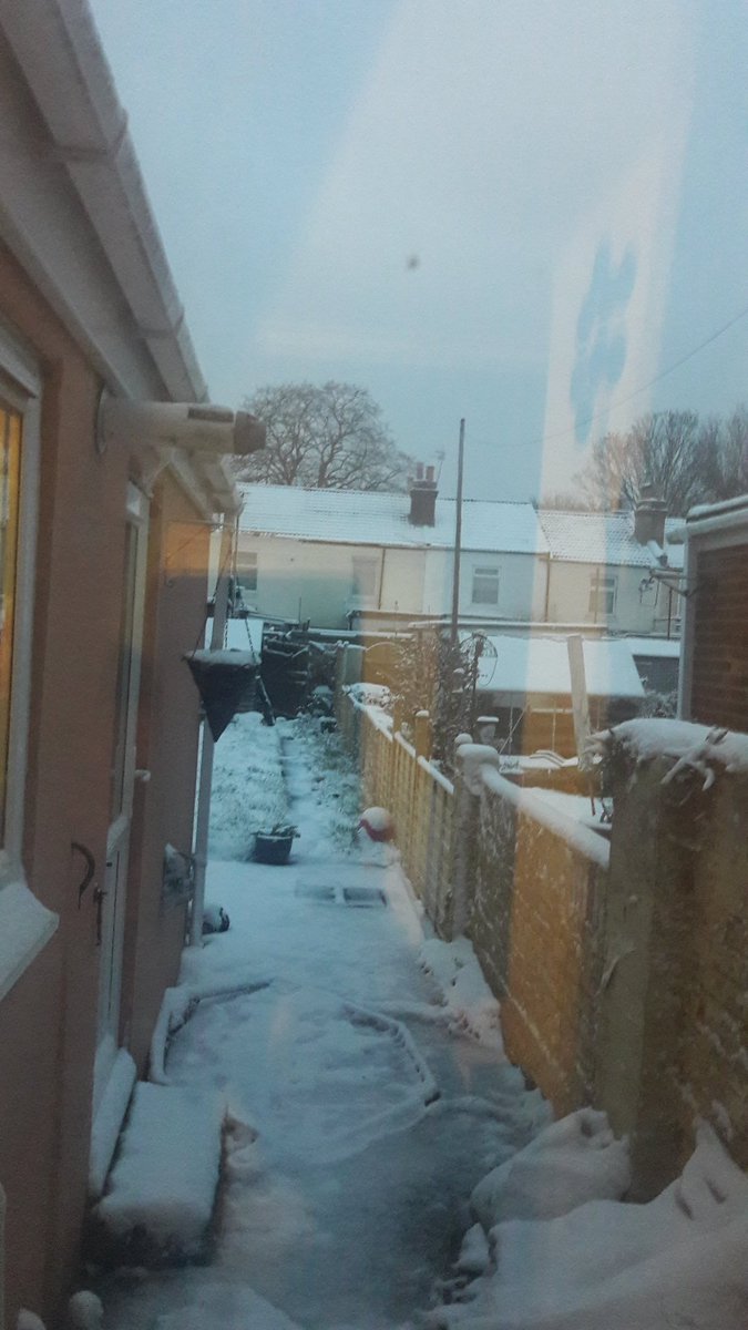jeffer_jen's tweet photo. Snow way..... https://t.co/OTn77nqymC