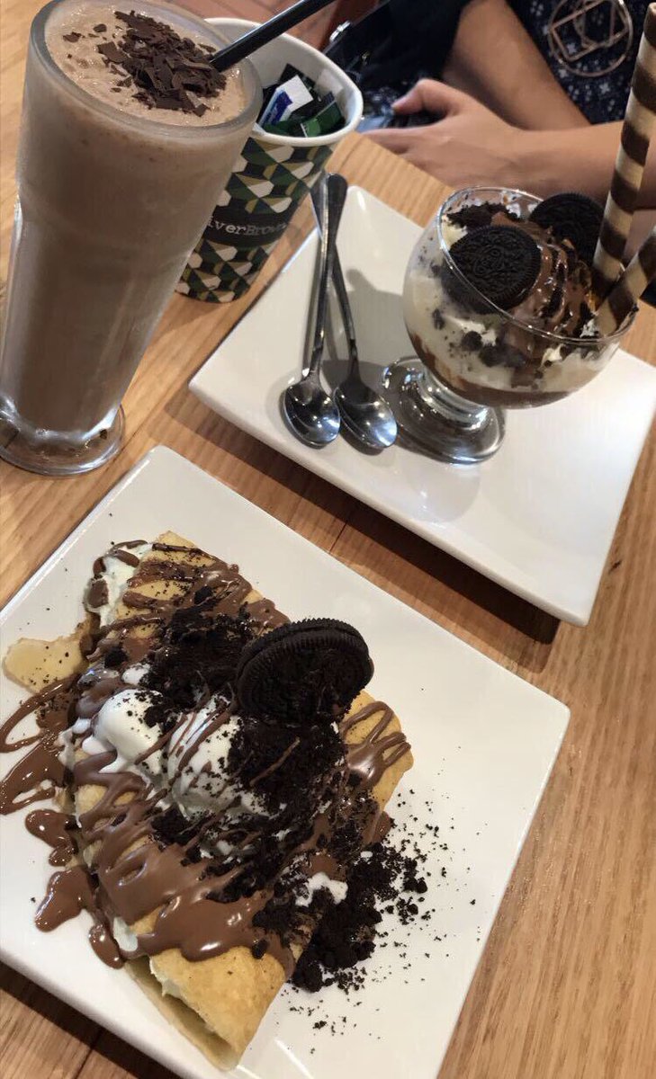 MissJahan's tweet photo. ...and dessert too! πππ #birthdayweekend #foodblogger #dessertcoma #foodcoma https://t.co/EeBH8n484C