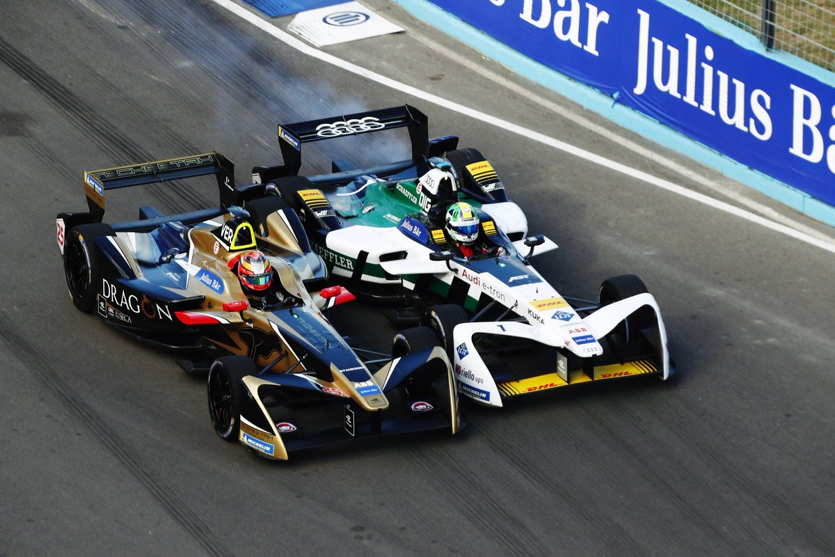 oficialspina's tweet photo. .@JeanEricVergne se lleva el ePrix de Punta del Este tras haber disputado una gran lucha con @LucasdiGrassi. #SPINA https://t.co/VjuAfTGpzJ