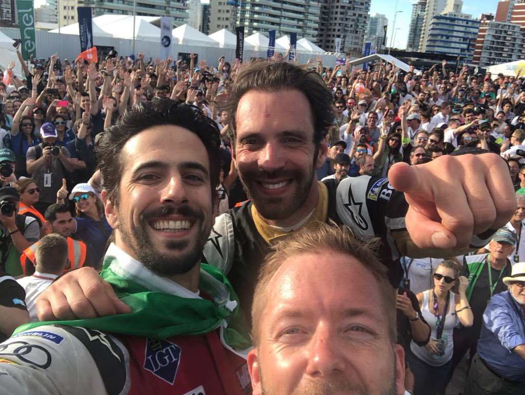 oficialspina's tweet photo. .@JeanEricVergne se lleva el ePrix de Punta del Este tras haber disputado una gran lucha con @LucasdiGrassi. #SPINA https://t.co/VjuAfTGpzJ