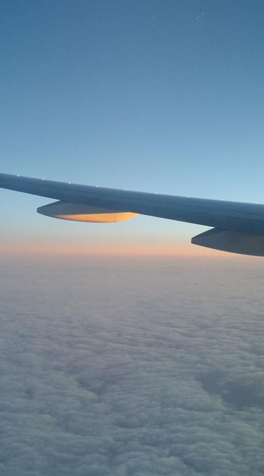 773shytwnCraZy's tweet photo. beautiful morning sky over the Atlantic on @AmericanAir #flt80 https://t.co/s4IAzbMK0U