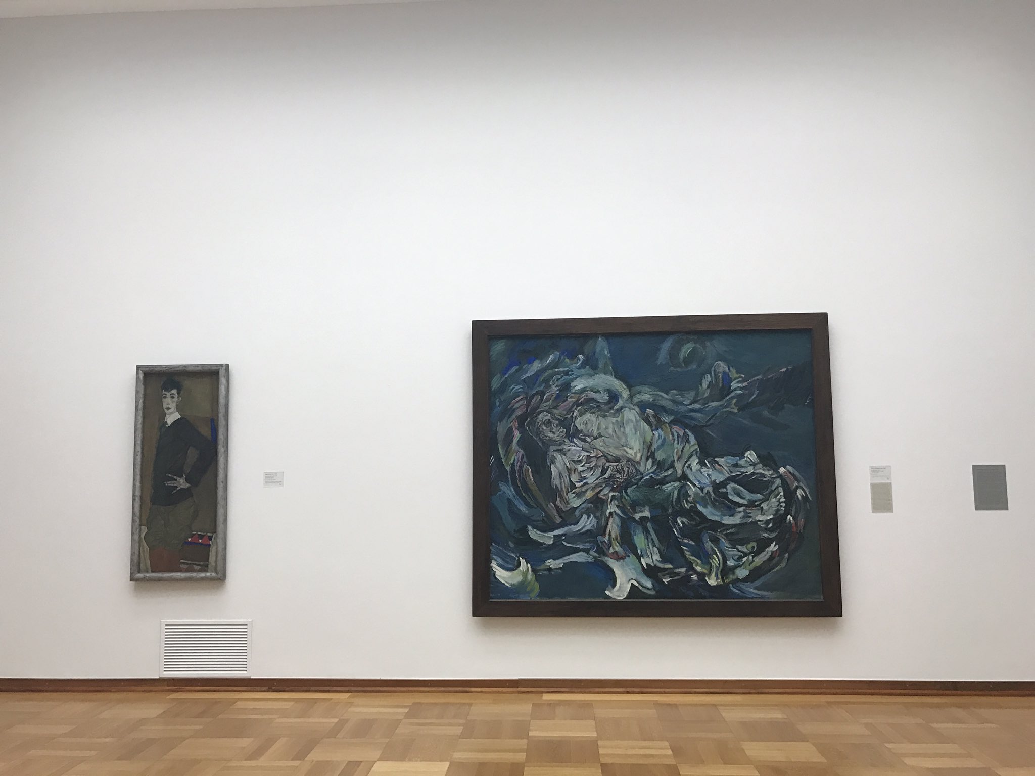 ポン酢くん この美術館に来た目的が オスカー ココシュカの 風の花嫁 を観るため この絵は絵の具の層が厚すぎて動かすと剥がれ落ちて輸送に耐えられないってことで門外不出の絵なんだな なので見たかったら自分が行くしかないっていう T