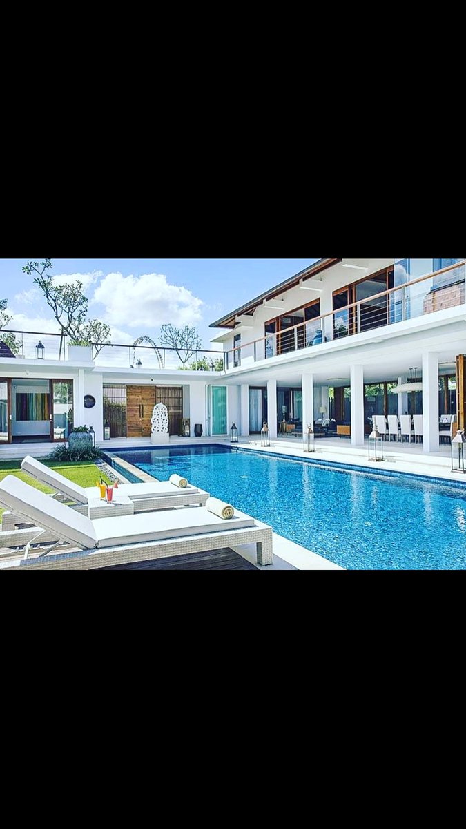 naim_properties's tweet photo. How would you like to live in this house?
.
.
 #NaimProperties  #realestate  #property https://t.co/IeFtHj9sWW