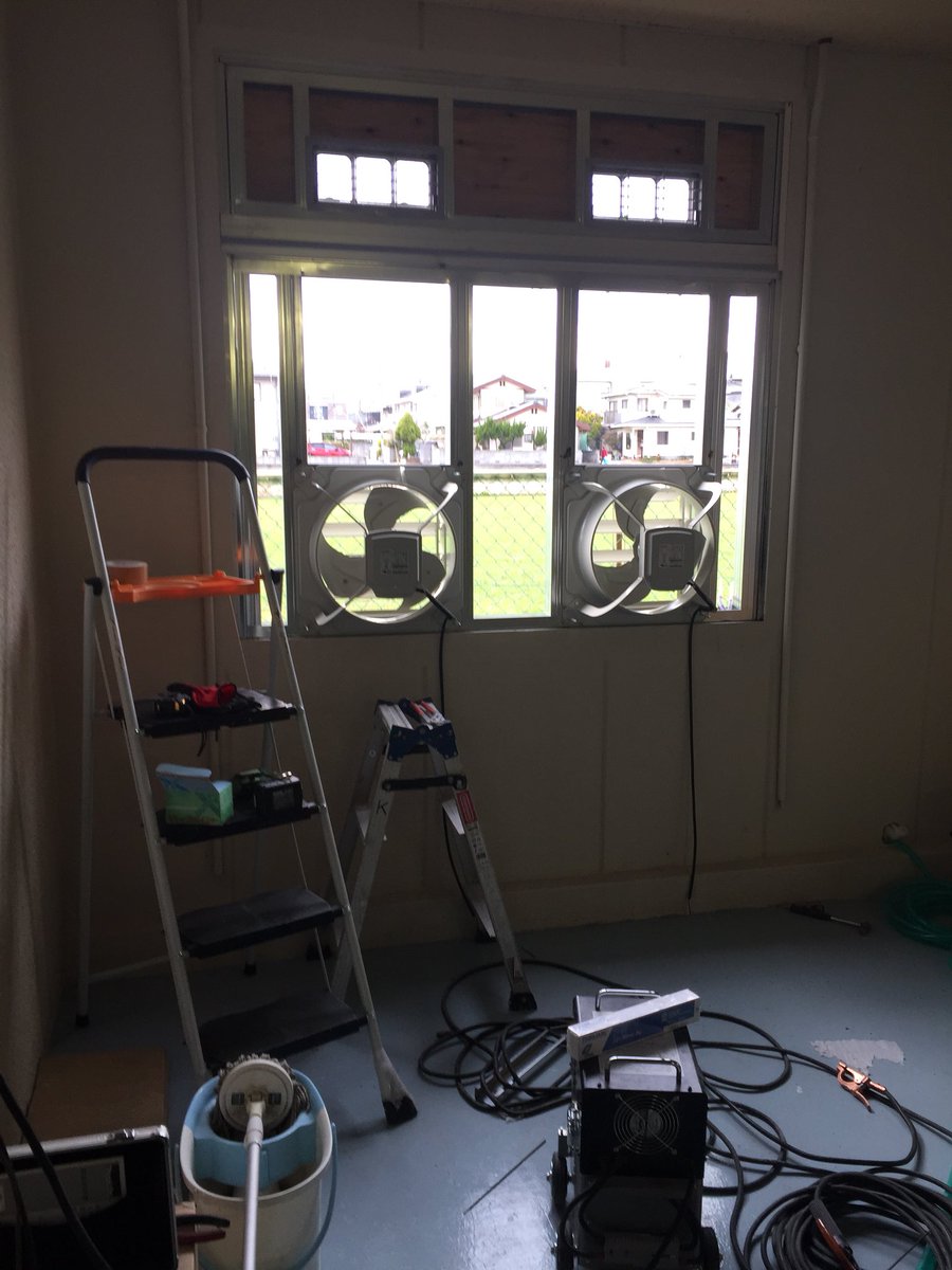 Skyhash Ou もう少しで吸気専用有圧換気扇の取り付け工事が終わる あと2個 T Co Vkqlzzrawb Twitter