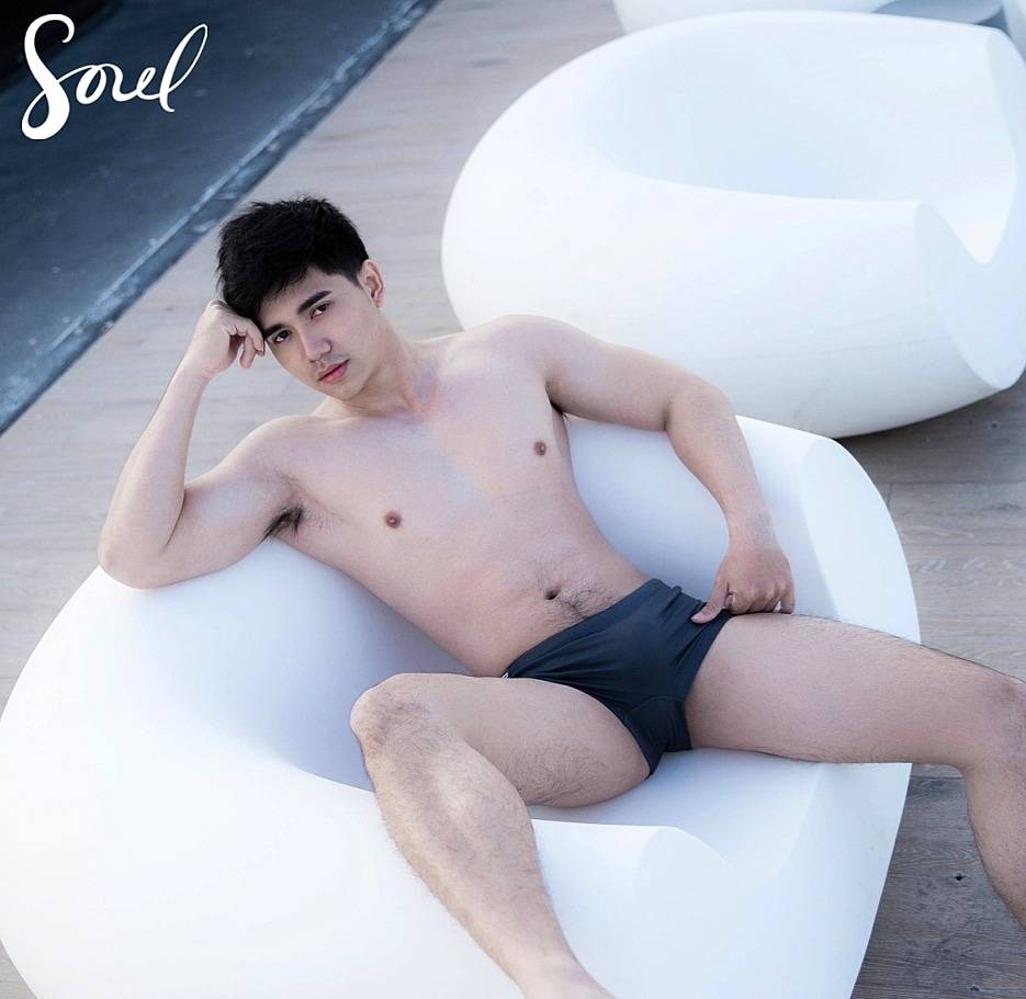 จมูกอาจเหมือนพ่อ ตาอาจเหมือนแม่ แต่ความ(ร้อน)แรงไม่เหมือนใคร 🤣🤣 <a href="/mr/">mr</a>.pure_classic #soulphotobook

โหลดฉบับเต็ม 20+ Full HD ได้ที่…
MEB : Dowload Now : goo.gl/gteUNt