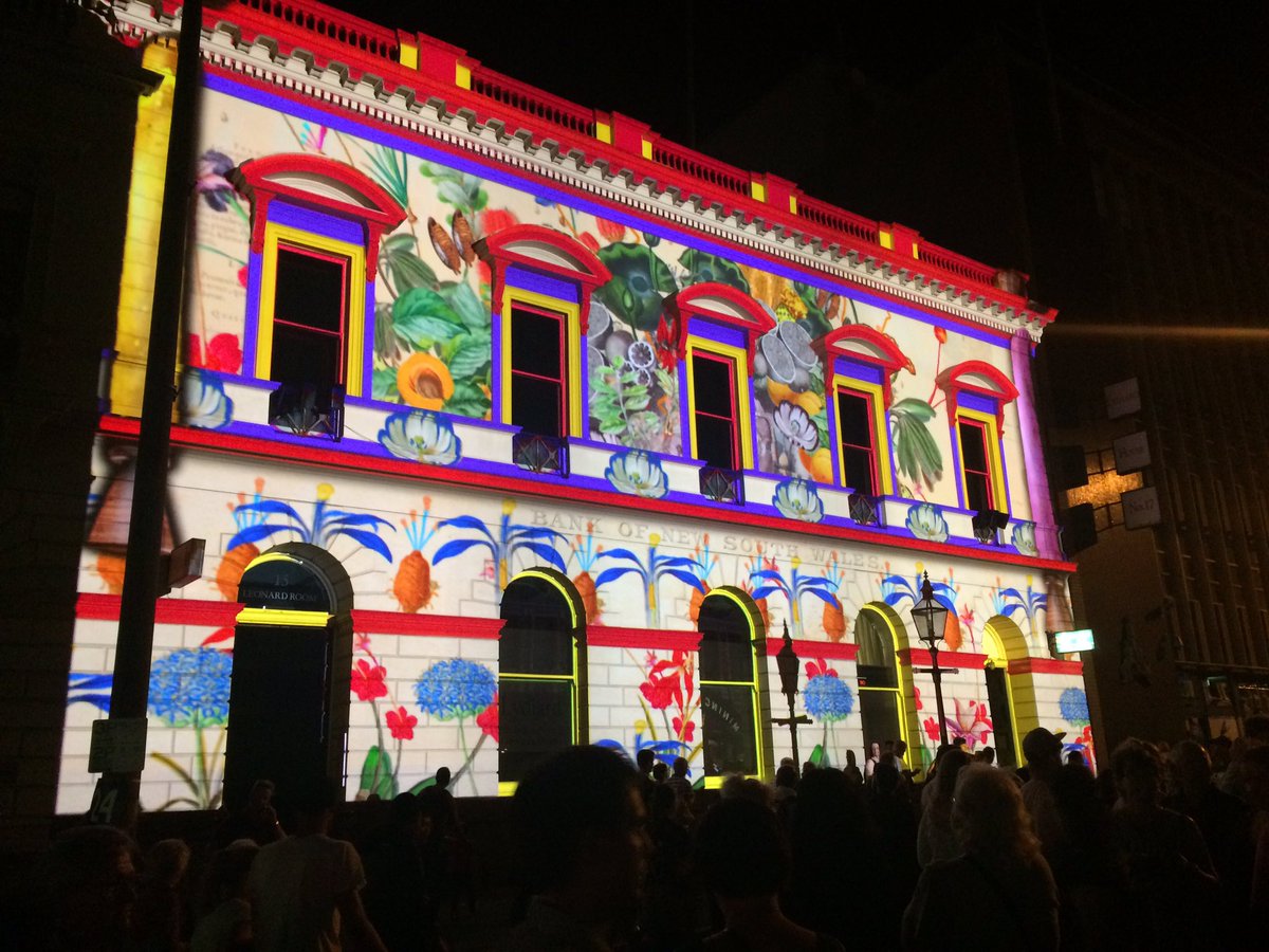 WBWhistorians's tweet photo. Throughly enjoyed the illuminations of #WhiteNightBallarat. The Messenger and Bunjil were highlights as were these #CreateArtHistory projections, Mining Exchange and Birdmen https://t.co/4hEbbjyQjY