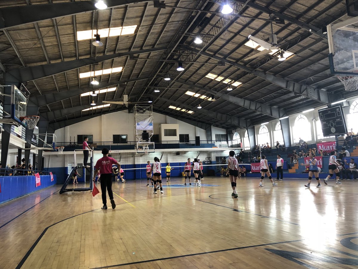 AkariNationals's tweet photo. Battle for Third ongoing. UST vs Bacolod Tay Tung. 

Maji Mangulabnan and Marianne Sotomil — two rising young setters — doing battle. 

#WeAreNext https://t.co/xVmbJEMJpQ
