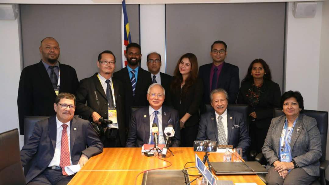 Bersama delegasi media Malaysia yang bekerja keras sepanjang lawatan saya ke Sydney, Australia. #ASEANinAus