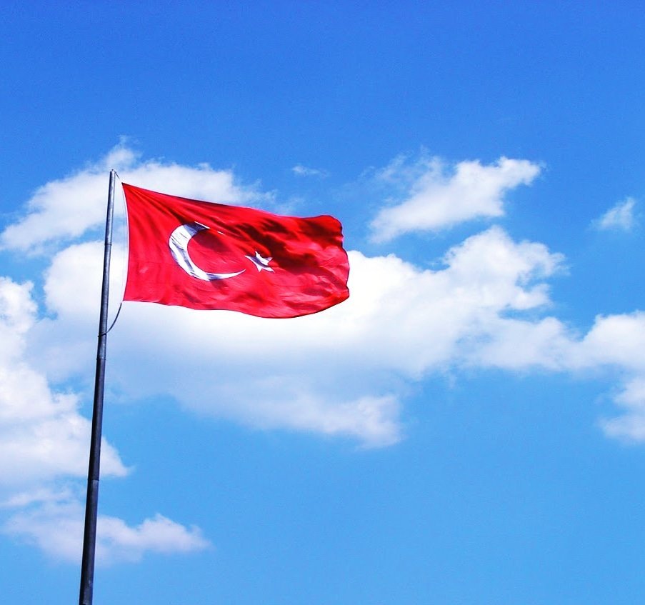 Çanakkale Zaferinin 103.yılında, Başkomutan Mustafa Kemal Atatürk ve şehitlerimizi saygıyla anıyoruz. #yeniekonomi #türkiye #stk #yed #neweconomy #turkey #18Mart #ÇanakkaleGeçilmez #MustafaKemalAtatürk