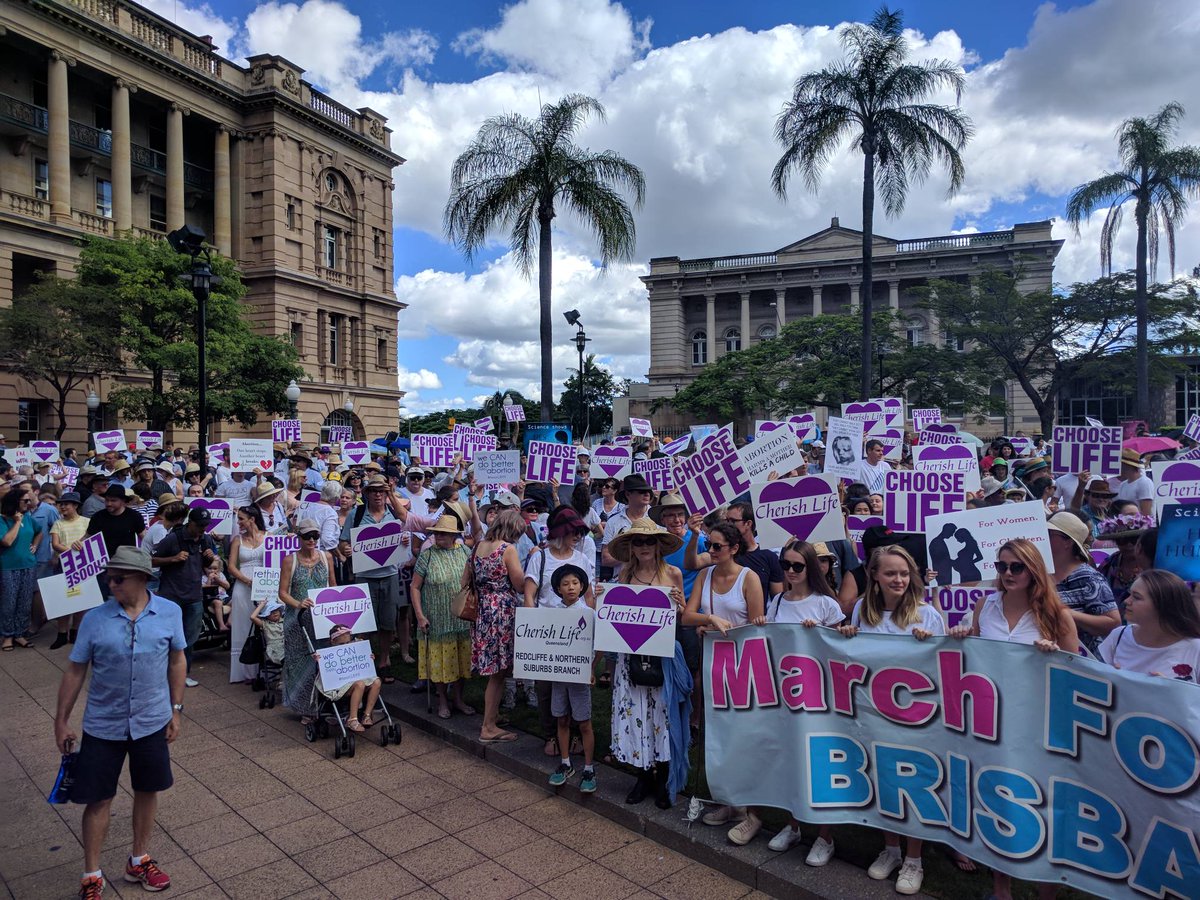 marchforlifeqld's tweet photo. Massive crowds standing up for Life and for better options than abortion. #qldpol #marchforlife #abortionrethink https://t.co/vn2T2mDwQH