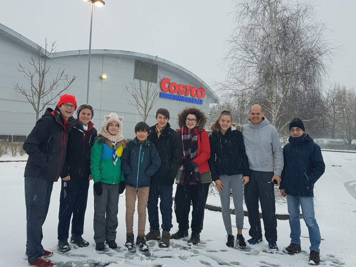 We turned out today to volunteer at the <a href="/readinghalf/">Offical Green Park Reading Half Marathon</a> which has since been cancelled. A share of a flask of tea, and some of our unit have now gone bag packing! The fundraising continues. Big love to all the runners. #unit62 #unit63 <a href="/BerkshireScouts/">Berkshire Scouts</a>