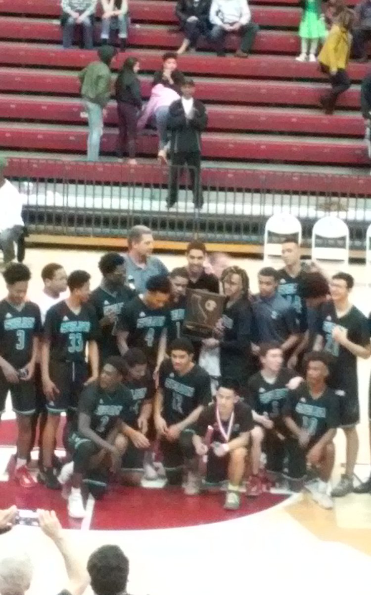 kfairsports's tweet photo. 12 lead changes in CIF NorCal Open title game. Final score: @Sheldon_HS 61, O'Dowd, 60. @NFHSNetwork #POTG Dom Johnson w/16p, 9r. Dale Currie added 13p; Justin Nguyen 10. @Iiccyy_11 https://t.co/Smfoqj92KG