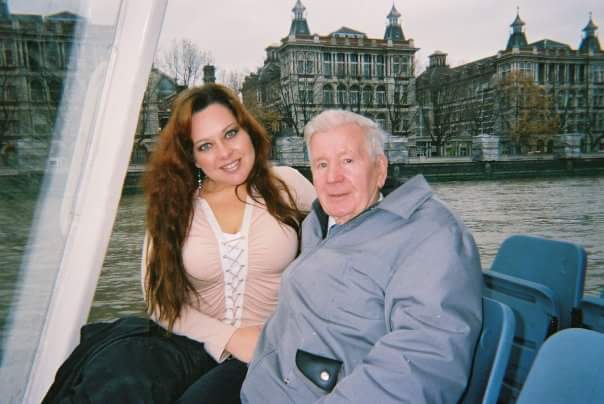 YOLUNDY's tweet photo. “Sir, when a man is tired of London, he is tired of life; for there is in #London all that life can afford.” ❤❤❤
I absolutely #LOVE London ~ it's very beautiful &amp; has most #EthnicallyDiverse #population found anywhere! #Wow #Liggins #SamuelJohnson #LightPeaceLove #GoldenMemory https://t.co/xDvCl4J9B7
