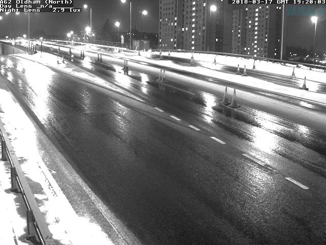 Just to give you an idea of what our gritting teams were up against. These two photos taken last night on the A62 show how much snow fell in just 10 minutes - it continued to snow most of the night #OldhamGritter