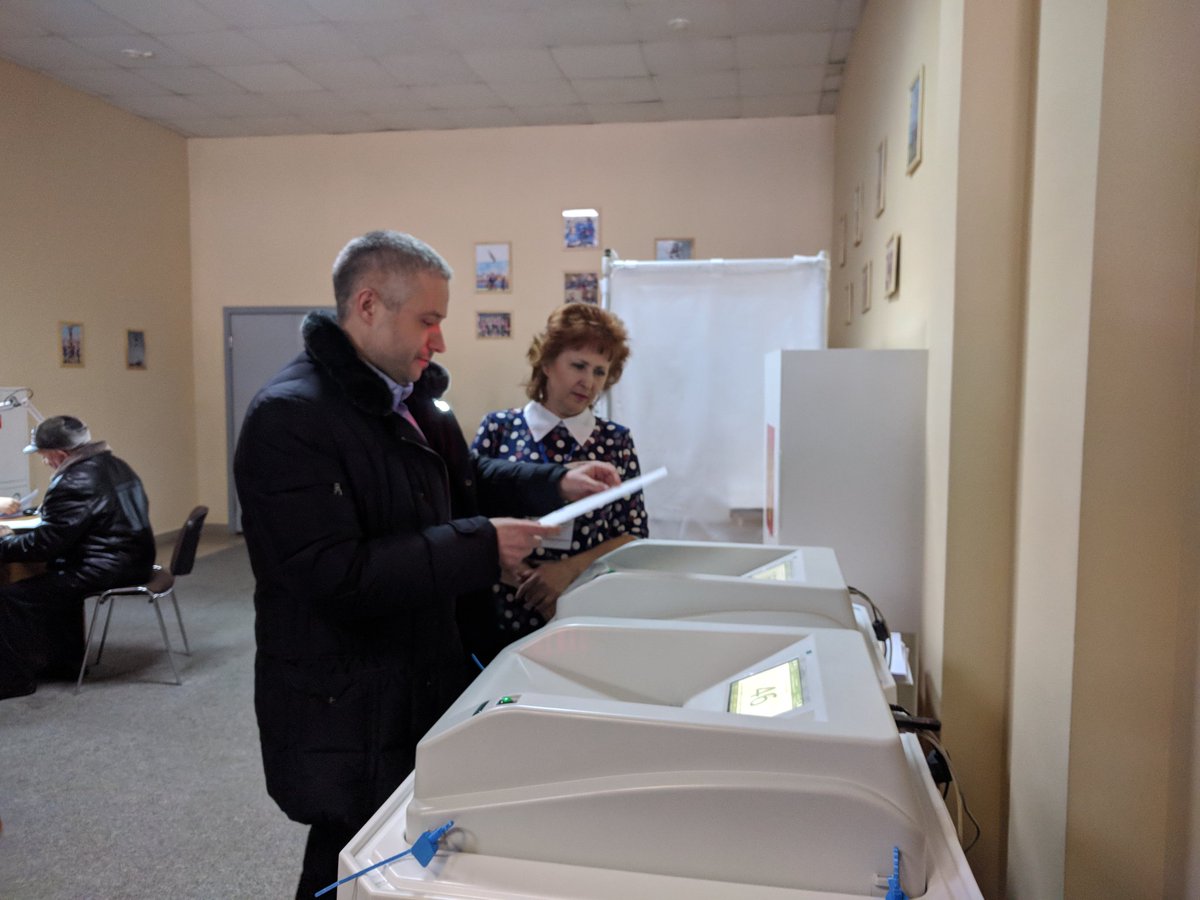 На избирательном участке 697 проголосовал глава городского округа Звенигород Александр Смирнов #УчастОк #голосмолодыхзвенигород #Подмосковьевыбирает #выборы2018 #Подмосковье