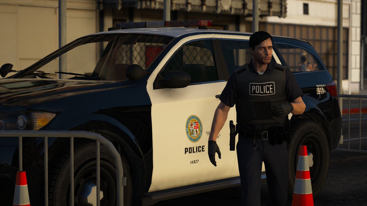 LSPDHQ_GTA's tweet photo. Increased presence on #lsmarathon route between Pillbox Hill and Del Perro today. See something, say something? Good luck to all running! https://t.co/oKzODYkw0L