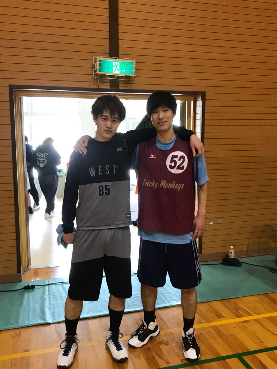 paku898989's tweet photo. 冬ラストセカステ
結果Bトー優勝
ケントさんを優勝に導けなかったのが心残り。
けどメンバー濃すぎたし朝の全試合まともなアップできんし体動かんし夜飯トレでゲロ吐いた人もいるしコンタクト大捜索もあったし楽しすぎた笑

#いちばん星#Versus #FunB.T
#Giraffe #連合チーム https://t.co/PDjDDISYIE
