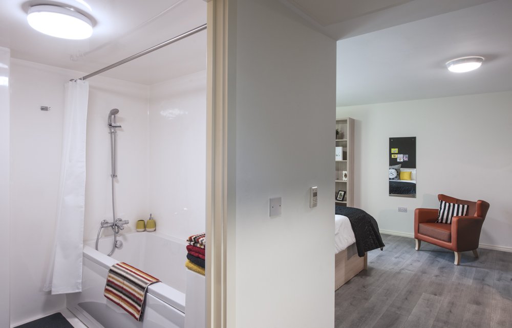DowningLondon1's tweet photo. Our studios at The Lyra give you your own personal living space and include a fitted kitchen, stylish furniture and a private en-suite bath or shower room with plenty of space to study! Book now for 2018/19 https://t.co/JKQXVGm2yE https://t.co/gR6dcvCnhn