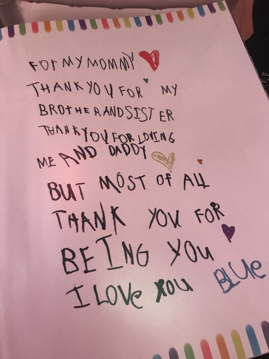 BeyLegion's tweet photo. Blue Ivy's adorable message to Beyoncé &amp; her grandmother Gloria Carter. 💙 #WearableArtGala https://t.co/sEeIsokrJH
