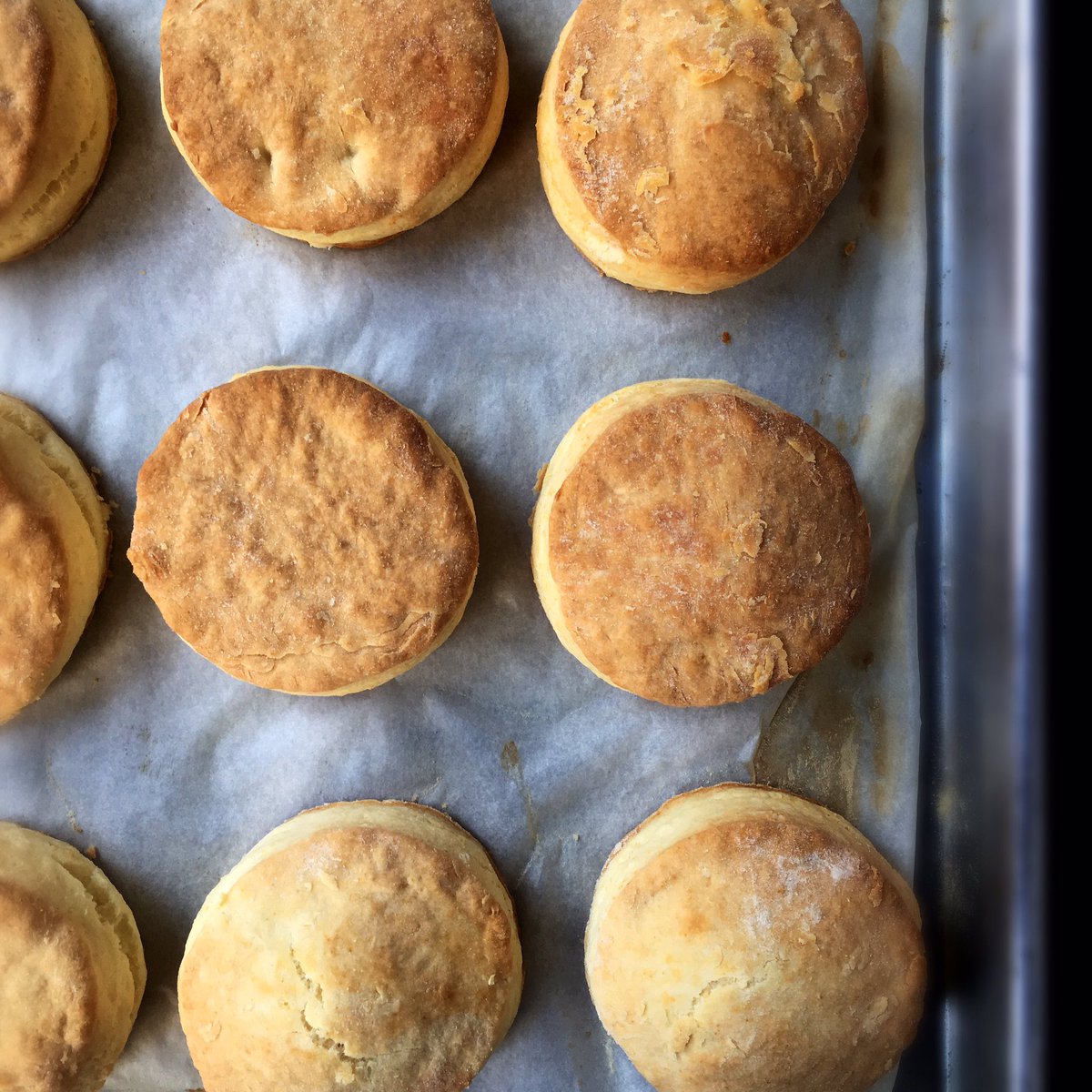 Sunday morning biscuits have us all like ....
#brunch #joinus